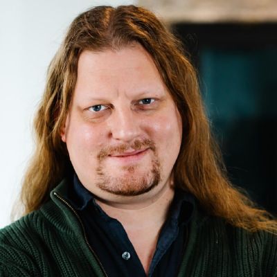Luke VanderHart